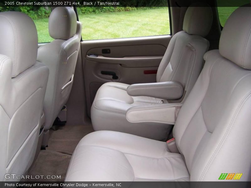 Black / Tan/Neutral 2005 Chevrolet Suburban 1500 Z71 4x4