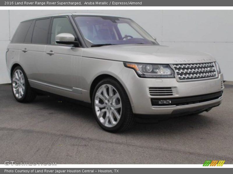 Front 3/4 View of 2016 Range Rover Supercharged