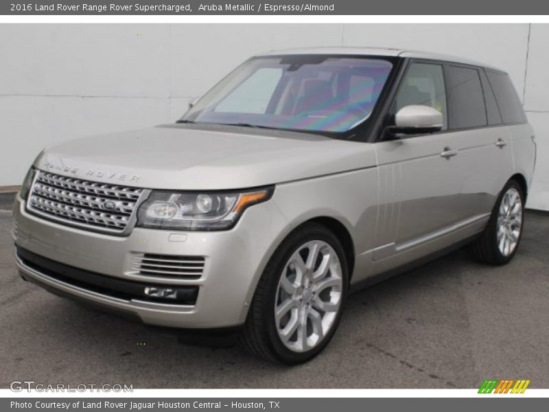 Front 3/4 View of 2016 Range Rover Supercharged