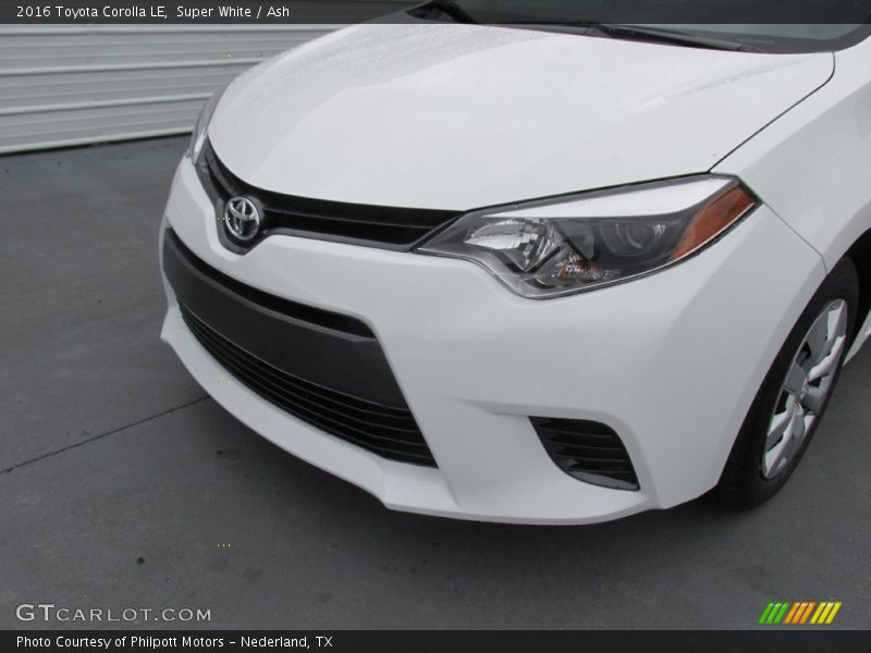 Super White / Ash 2016 Toyota Corolla LE