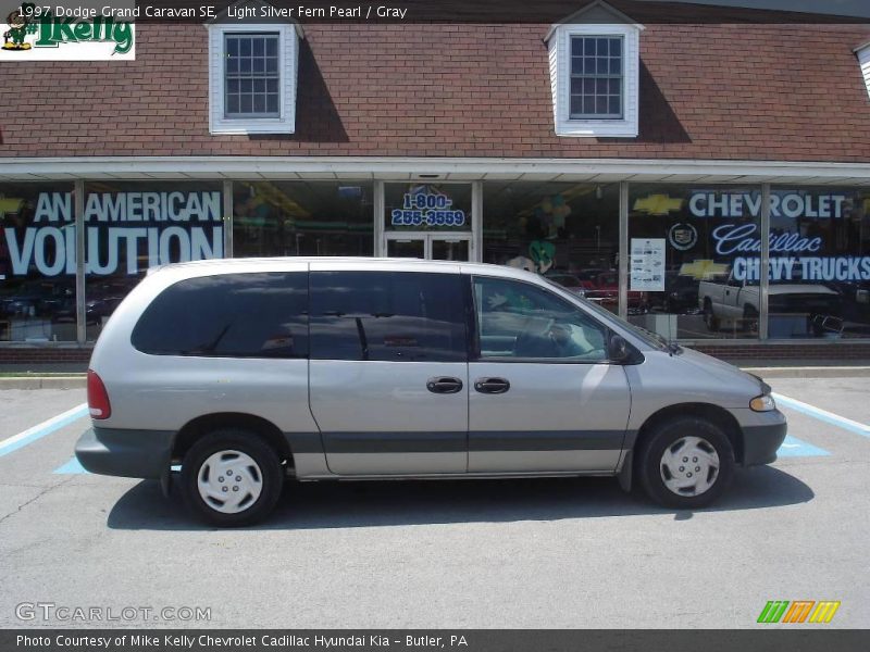 Light Silver Fern Pearl / Gray 1997 Dodge Grand Caravan SE