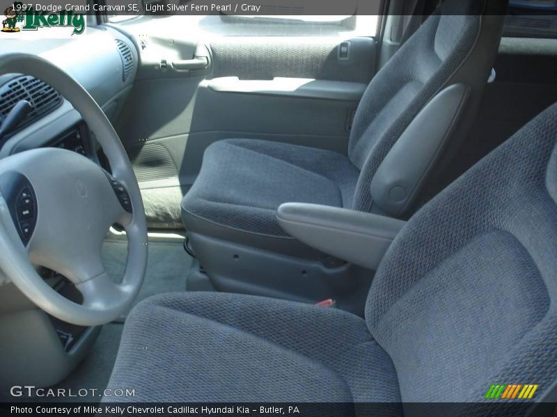 Light Silver Fern Pearl / Gray 1997 Dodge Grand Caravan SE