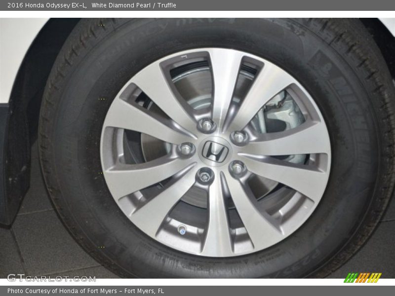 White Diamond Pearl / Truffle 2016 Honda Odyssey EX-L
