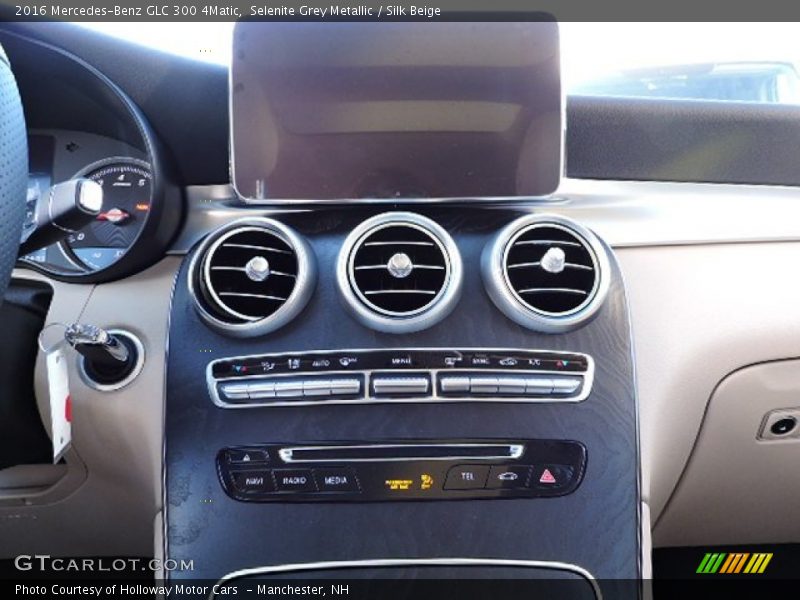Selenite Grey Metallic / Silk Beige 2016 Mercedes-Benz GLC 300 4Matic
