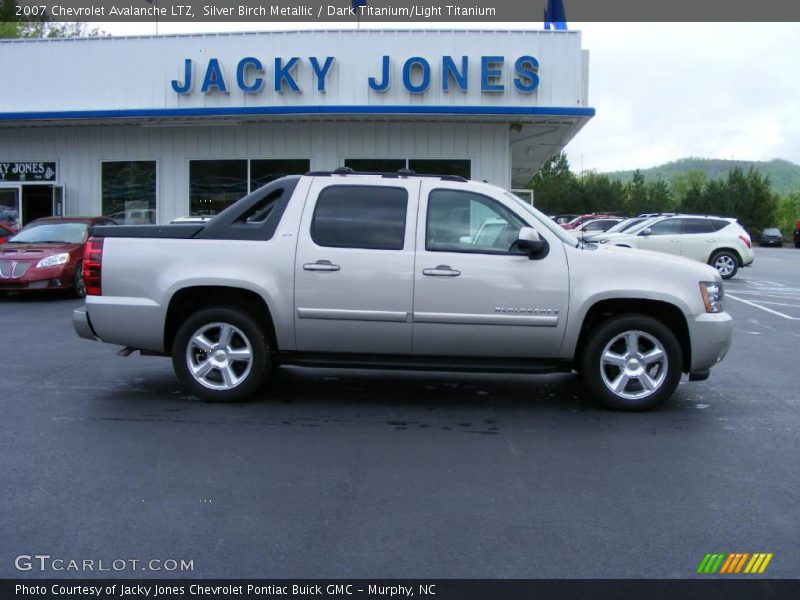 Silver Birch Metallic / Dark Titanium/Light Titanium 2007 Chevrolet Avalanche LTZ