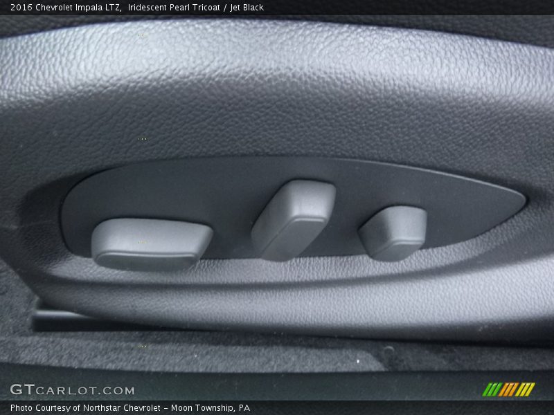 Iridescent Pearl Tricoat / Jet Black 2016 Chevrolet Impala LTZ