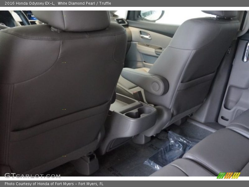 White Diamond Pearl / Truffle 2016 Honda Odyssey EX-L