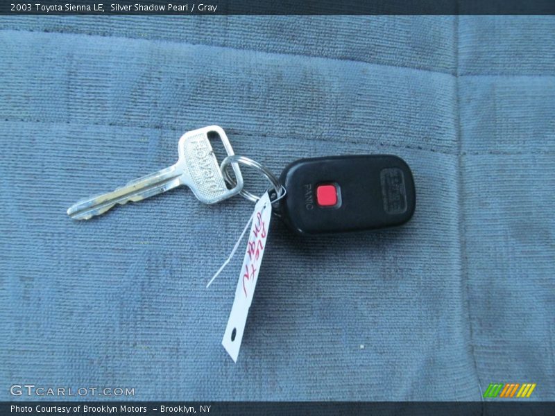 Keys of 2003 Sienna LE