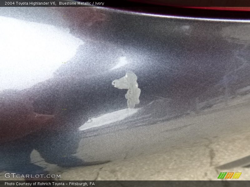 Bluestone Metallic / Ivory 2004 Toyota Highlander V6