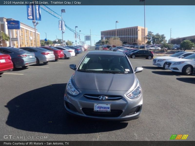 Triathlon Gray / Gray 2016 Hyundai Accent SE Sedan