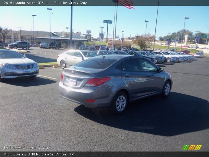 Triathlon Gray / Gray 2016 Hyundai Accent SE Sedan