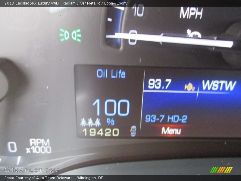 Radiant Silver Metallic / Ebony/Ebony 2013 Cadillac SRX Luxury AWD