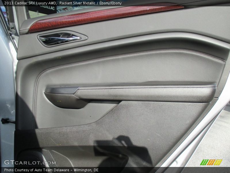 Radiant Silver Metallic / Ebony/Ebony 2013 Cadillac SRX Luxury AWD