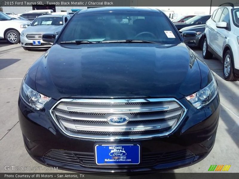 Tuxedo Black Metallic / Charcoal Black 2015 Ford Taurus SEL