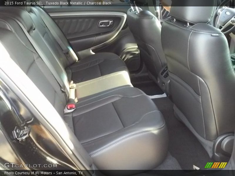 Tuxedo Black Metallic / Charcoal Black 2015 Ford Taurus SEL