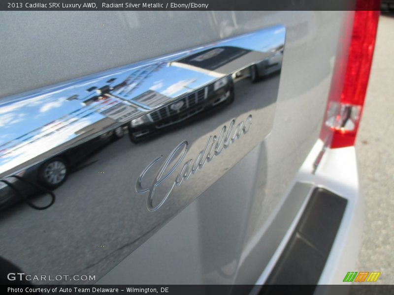 Radiant Silver Metallic / Ebony/Ebony 2013 Cadillac SRX Luxury AWD
