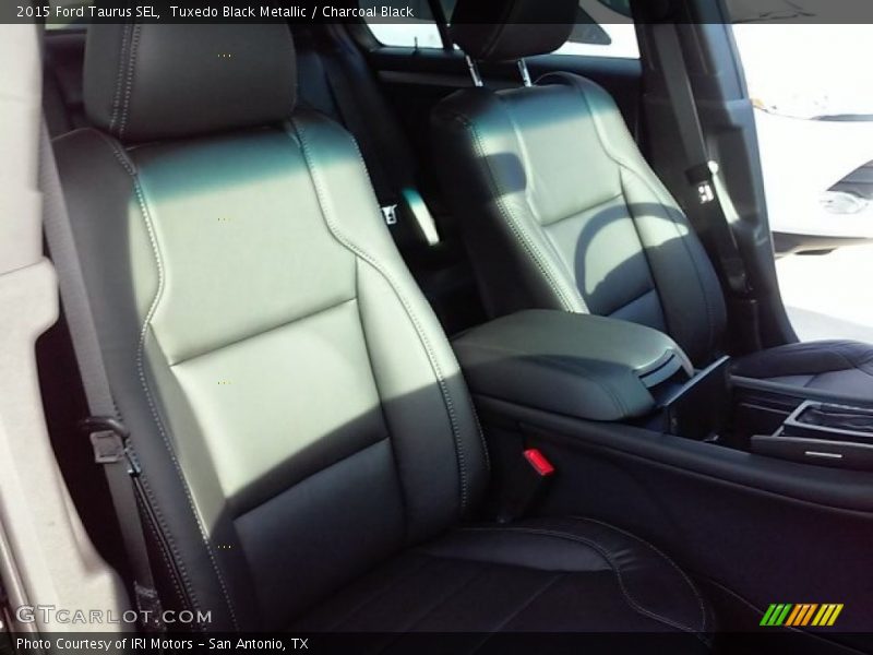 Tuxedo Black Metallic / Charcoal Black 2015 Ford Taurus SEL