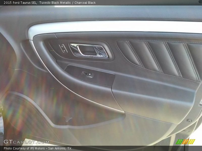 Tuxedo Black Metallic / Charcoal Black 2015 Ford Taurus SEL