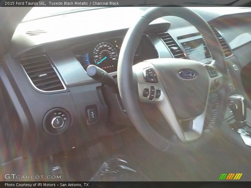 Tuxedo Black Metallic / Charcoal Black 2015 Ford Taurus SEL