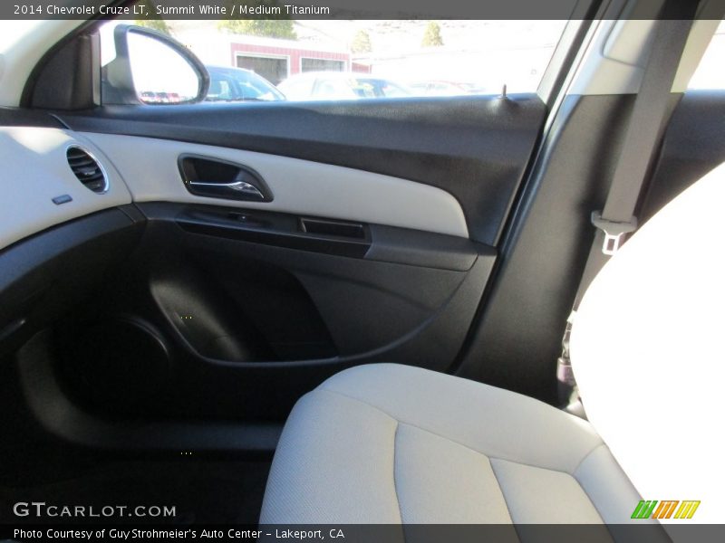 Summit White / Medium Titanium 2014 Chevrolet Cruze LT