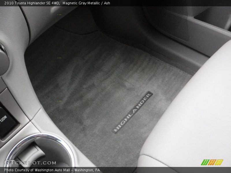 Magnetic Gray Metallic / Ash 2010 Toyota Highlander SE 4WD