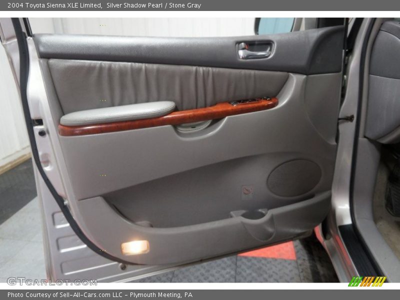 Silver Shadow Pearl / Stone Gray 2004 Toyota Sienna XLE Limited