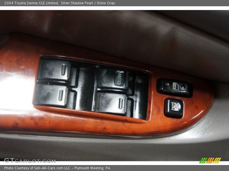 Silver Shadow Pearl / Stone Gray 2004 Toyota Sienna XLE Limited