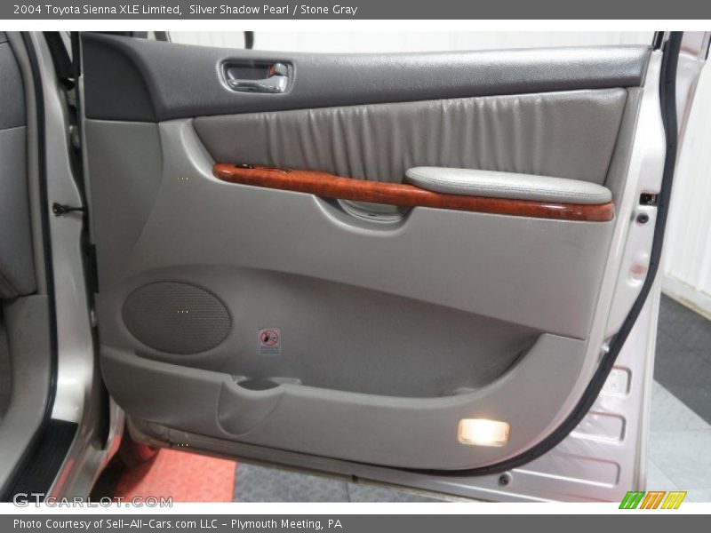 Silver Shadow Pearl / Stone Gray 2004 Toyota Sienna XLE Limited