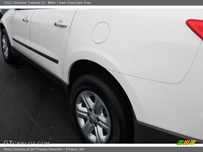 White / Dark Gray/Light Gray 2012 Chevrolet Traverse LS