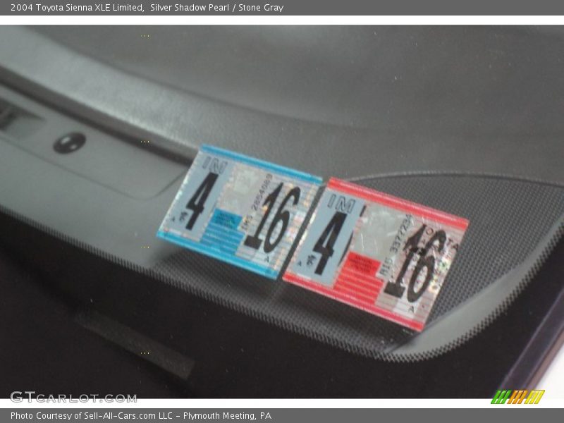 Silver Shadow Pearl / Stone Gray 2004 Toyota Sienna XLE Limited