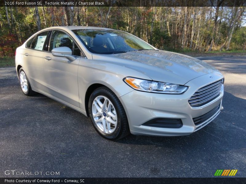 Tectonic Metallic / Charcoal Black 2016 Ford Fusion SE
