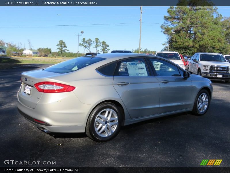 Tectonic Metallic / Charcoal Black 2016 Ford Fusion SE