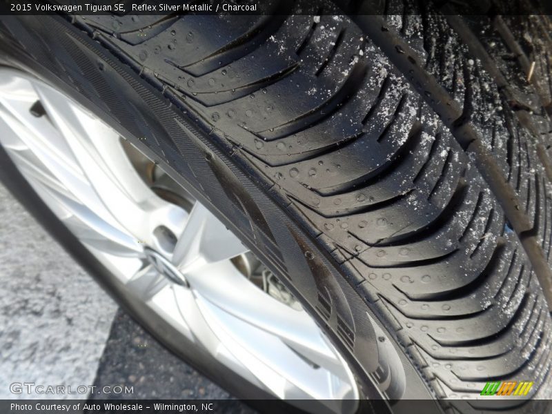 Reflex Silver Metallic / Charcoal 2015 Volkswagen Tiguan SE