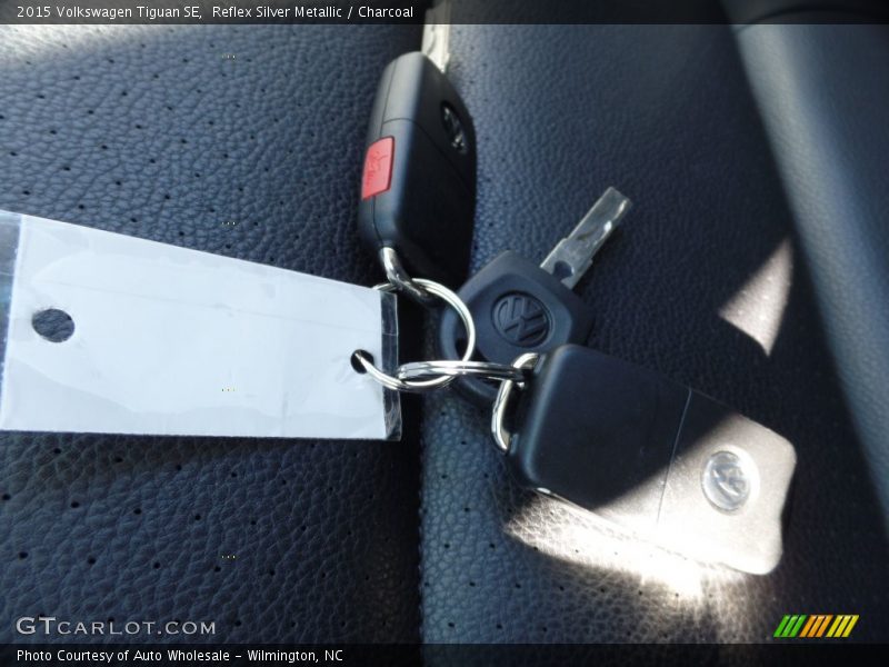 Reflex Silver Metallic / Charcoal 2015 Volkswagen Tiguan SE