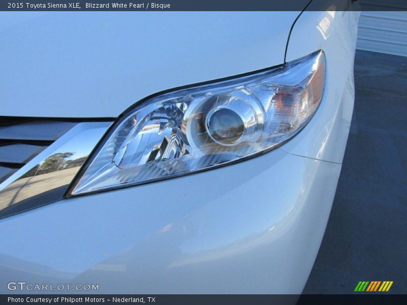 Blizzard White Pearl / Bisque 2015 Toyota Sienna XLE
