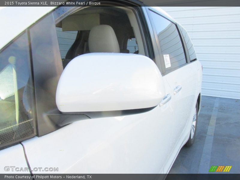 Blizzard White Pearl / Bisque 2015 Toyota Sienna XLE