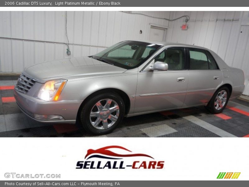 Light Platinum Metallic / Ebony Black 2006 Cadillac DTS Luxury