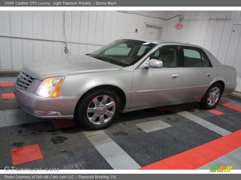 Light Platinum Metallic / Ebony Black 2006 Cadillac DTS Luxury