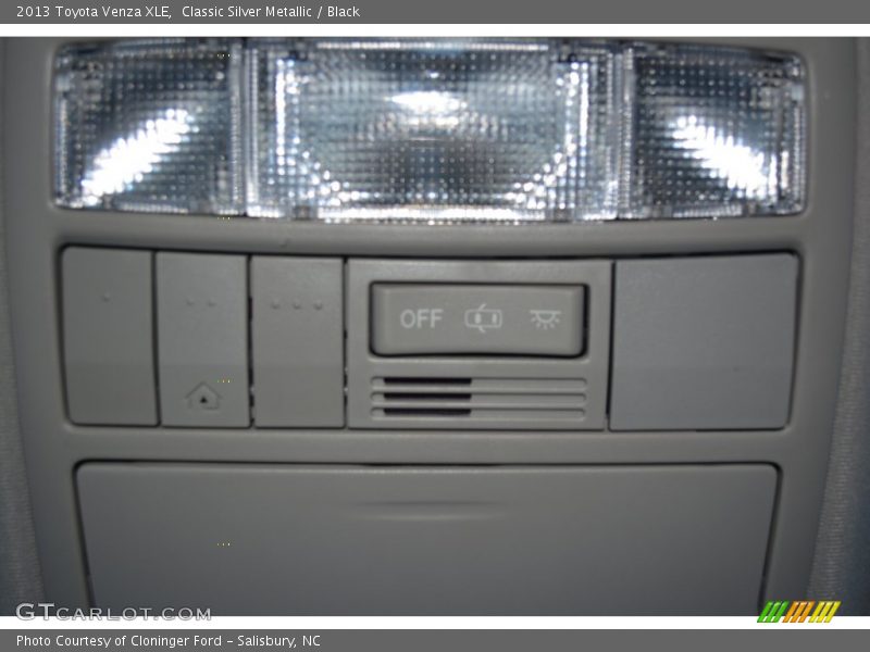 Classic Silver Metallic / Black 2013 Toyota Venza XLE