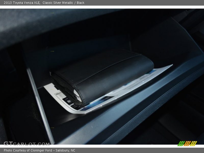 Classic Silver Metallic / Black 2013 Toyota Venza XLE
