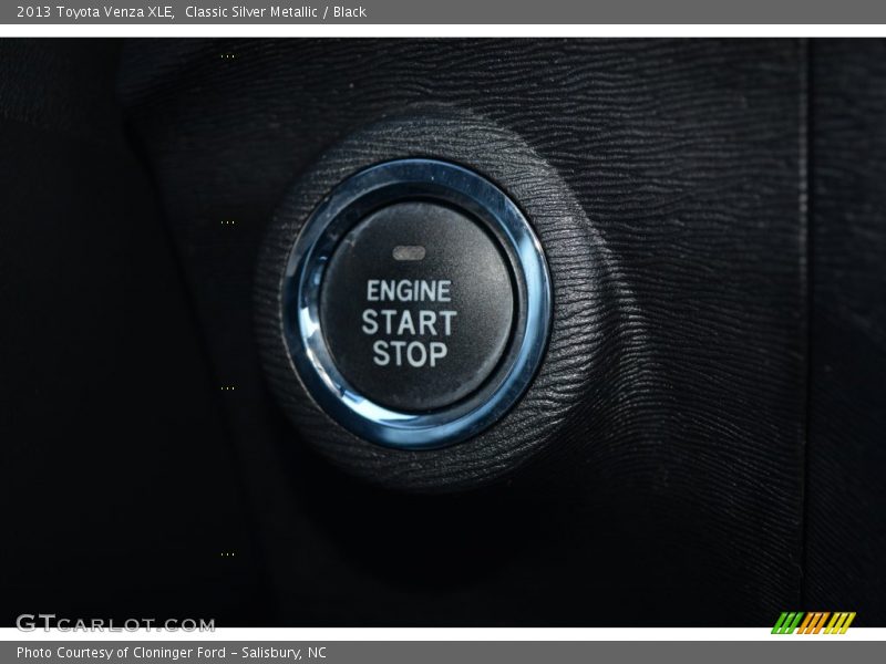 Classic Silver Metallic / Black 2013 Toyota Venza XLE
