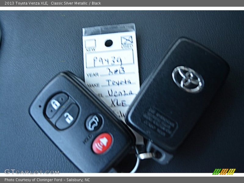 Classic Silver Metallic / Black 2013 Toyota Venza XLE
