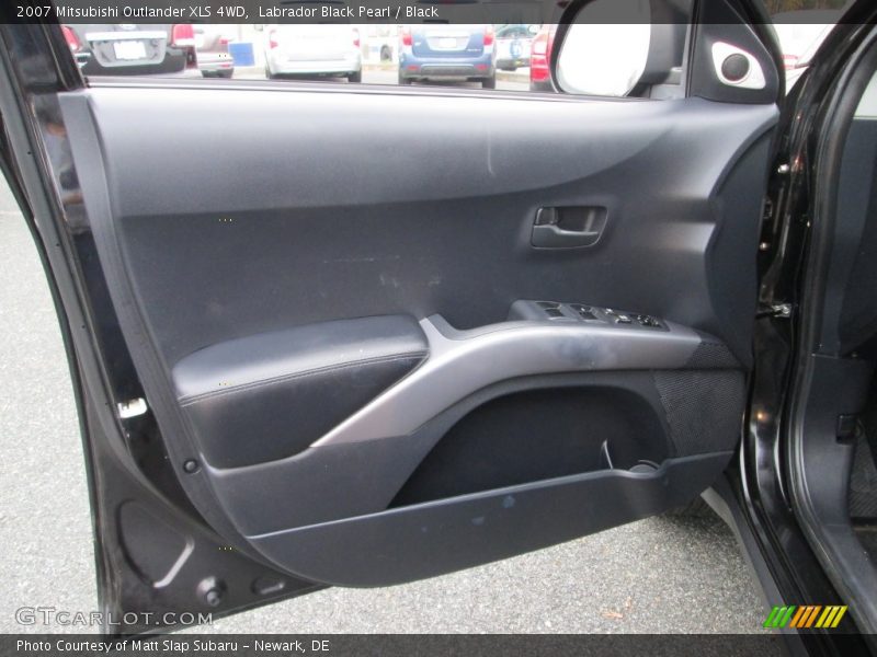 Labrador Black Pearl / Black 2007 Mitsubishi Outlander XLS 4WD