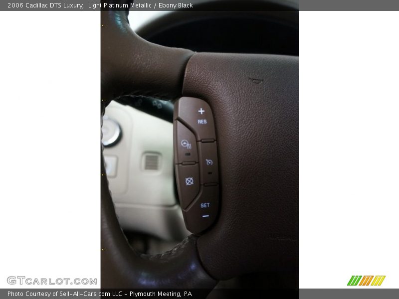 Light Platinum Metallic / Ebony Black 2006 Cadillac DTS Luxury