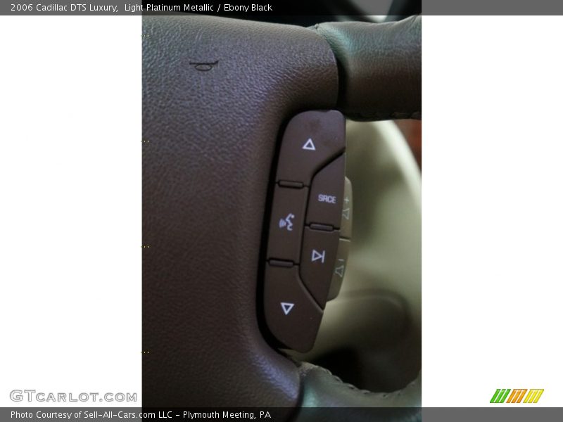 Light Platinum Metallic / Ebony Black 2006 Cadillac DTS Luxury