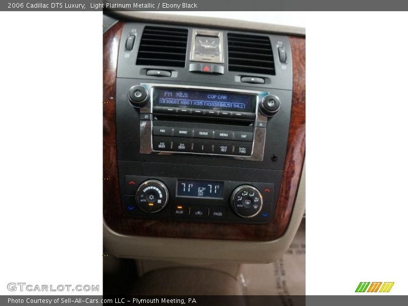 Light Platinum Metallic / Ebony Black 2006 Cadillac DTS Luxury