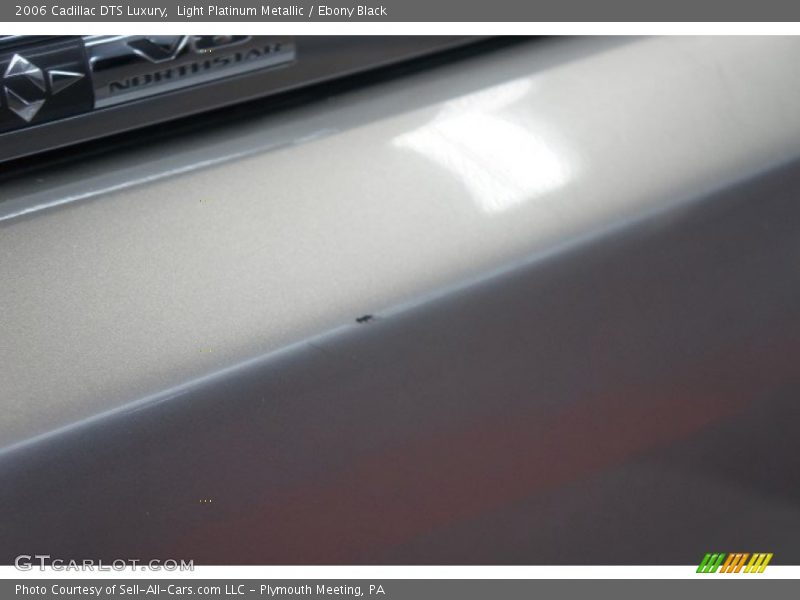 Light Platinum Metallic / Ebony Black 2006 Cadillac DTS Luxury