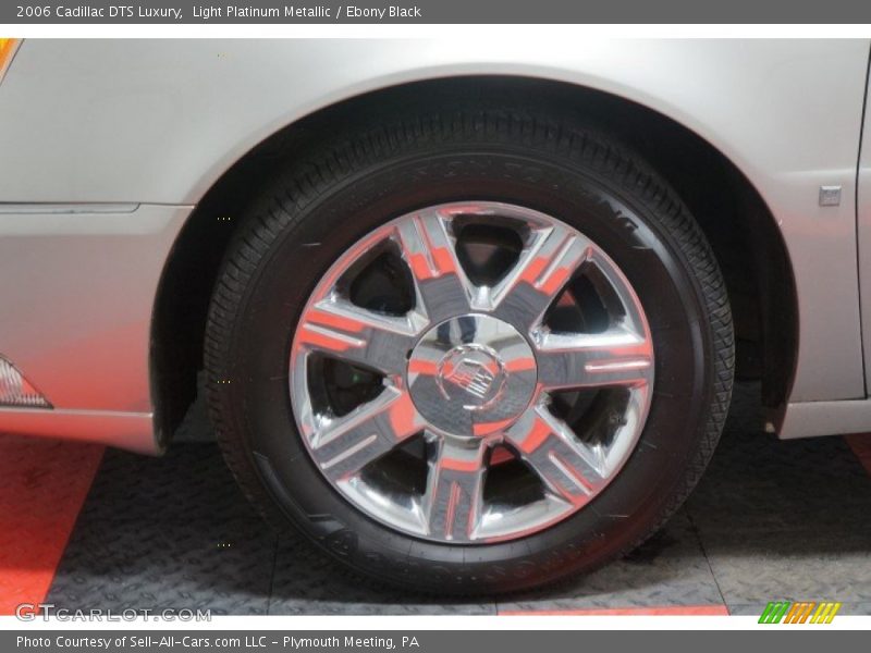 Light Platinum Metallic / Ebony Black 2006 Cadillac DTS Luxury
