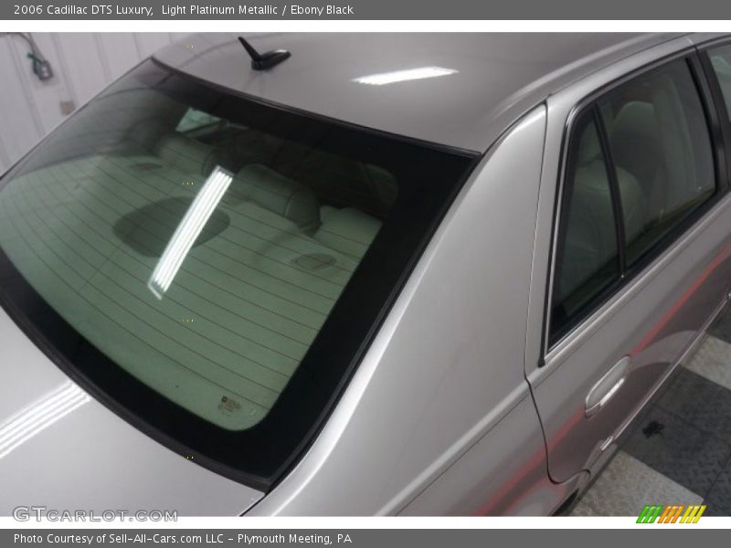 Light Platinum Metallic / Ebony Black 2006 Cadillac DTS Luxury