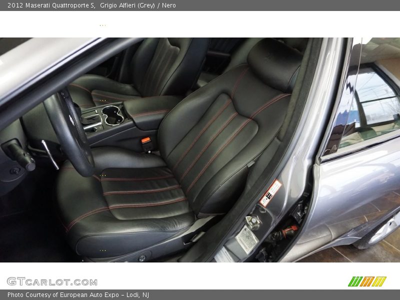 Grigio Alfieri (Grey) / Nero 2012 Maserati Quattroporte S